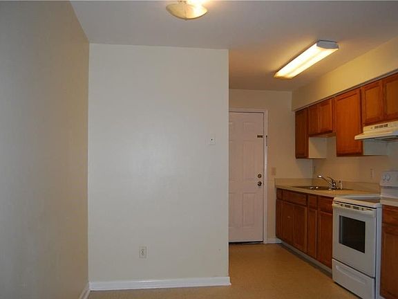 3rd image of 3115 Maine Ave #0
