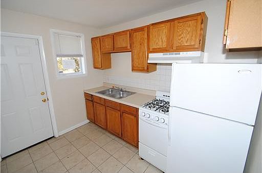2nd image of 1518 W 39th St #B