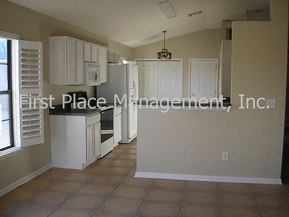 3rd image of 1919 Sunchase Ct