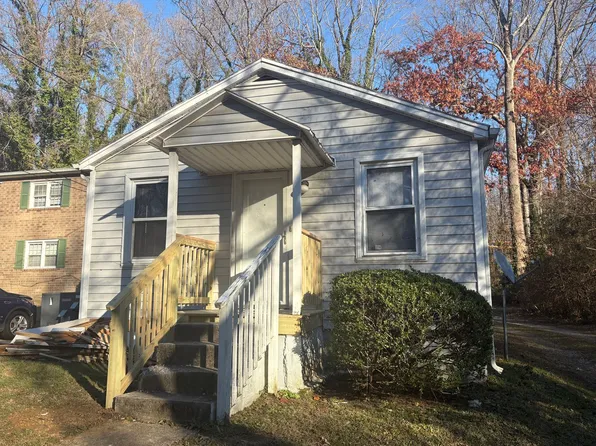 1823 Boulevard St, Greensboro, NC 27407