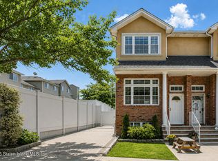 122 Ashworth Ave, Staten Island, NY 10314
