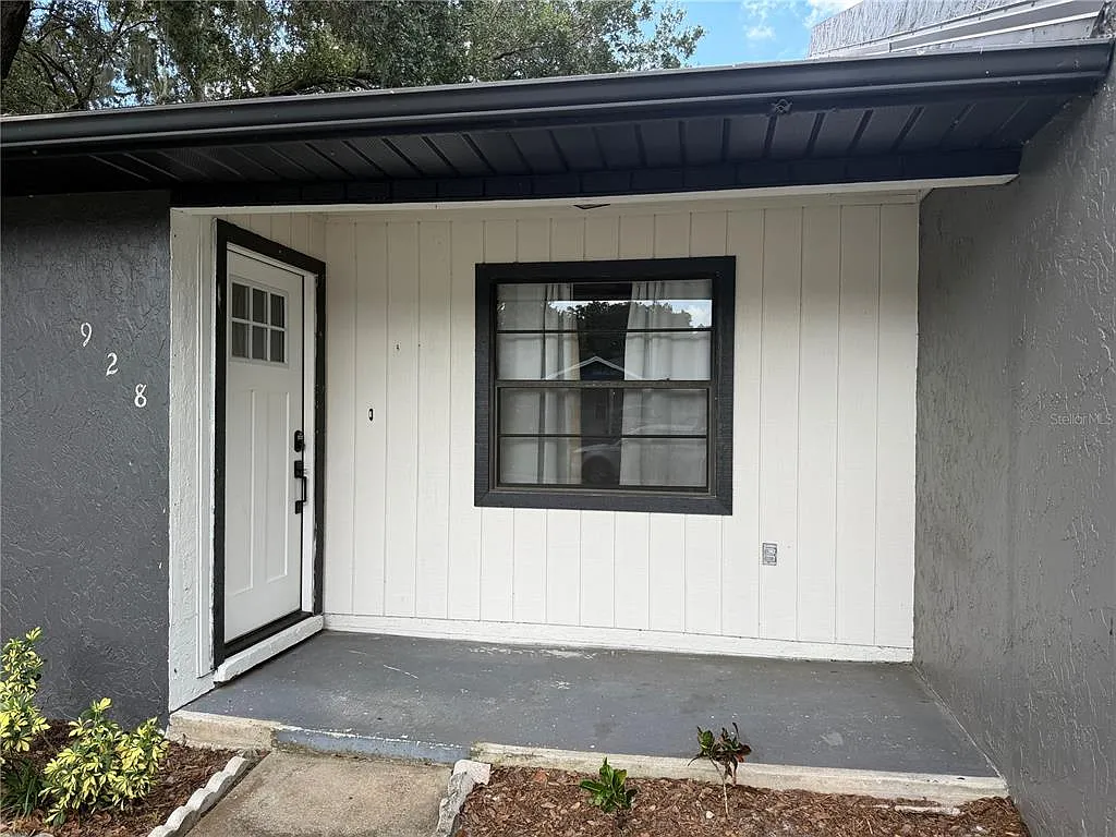 2 bed, 2.0 bath, 908 sqft, $1,600 — Photo 2