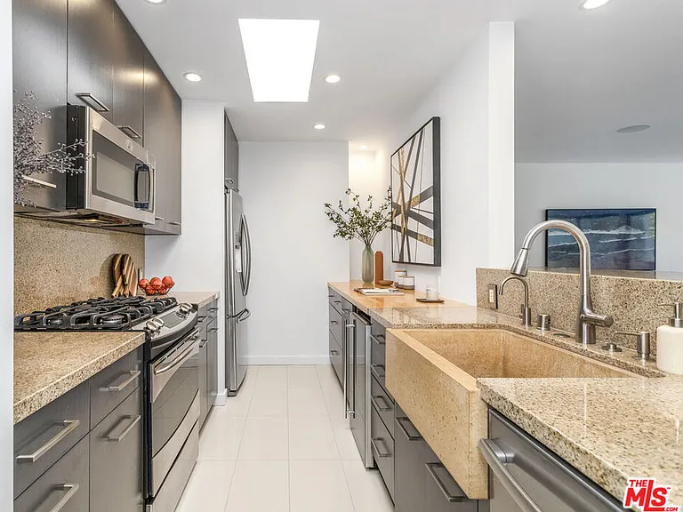 9834 Wanda Park Dr — Photo 17