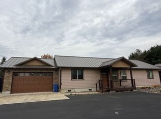 5137 Grange Rd, Roseburg, OR 97471