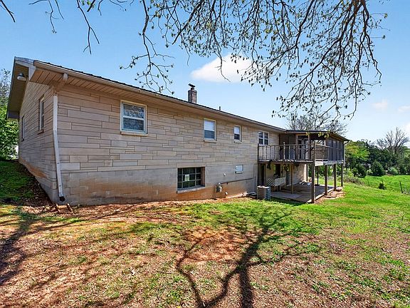 4th image of 463 Franks Ferry Rd