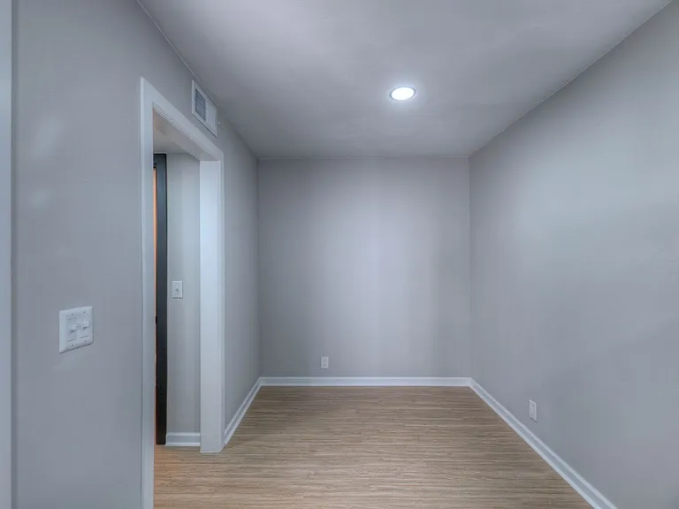 Windsor Village Townhomes — Photo 14