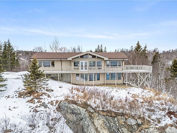 3rd image of 572 Fundy Dr