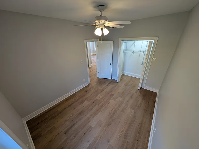 1303 W Roscoe St #2 — Photo 14