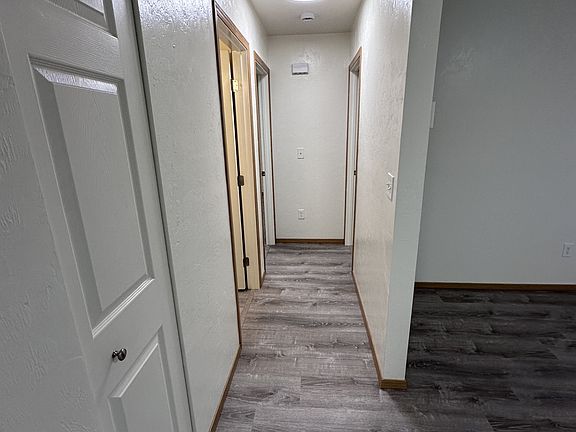4th image of 2706 Turner St #4