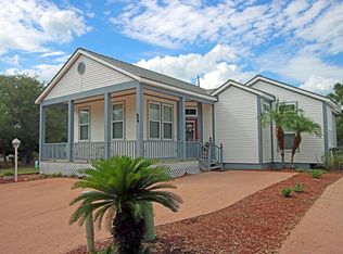 26 Old Cottage Beach Dr, Rockport, TX 78382