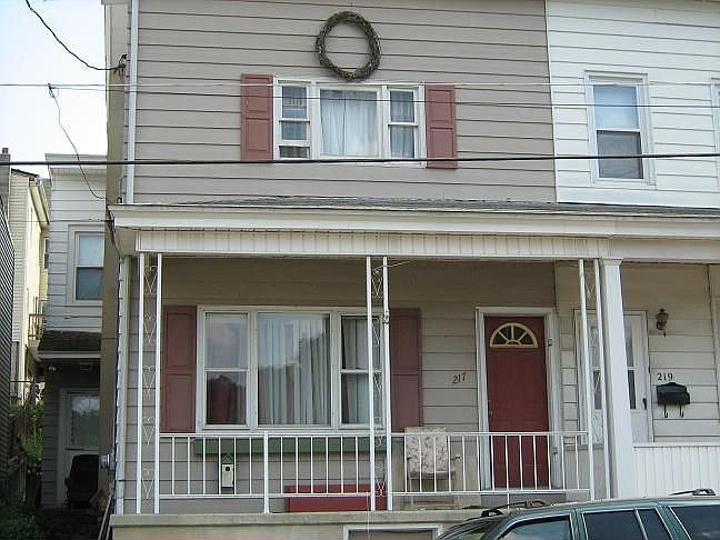 2nd image of 217 S 4th St