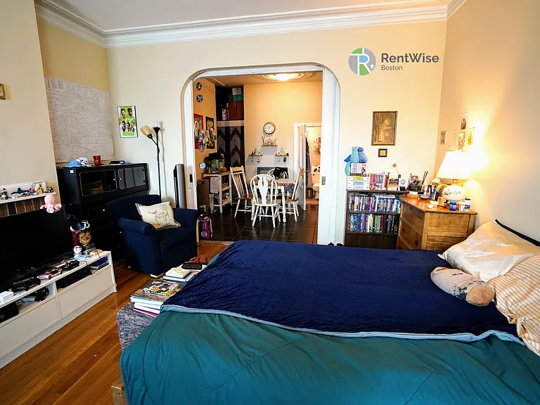 381 Dorchester St #1A — Photo 4