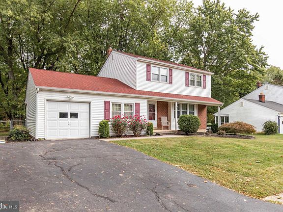 4th image of 2311 Larkwood Dr