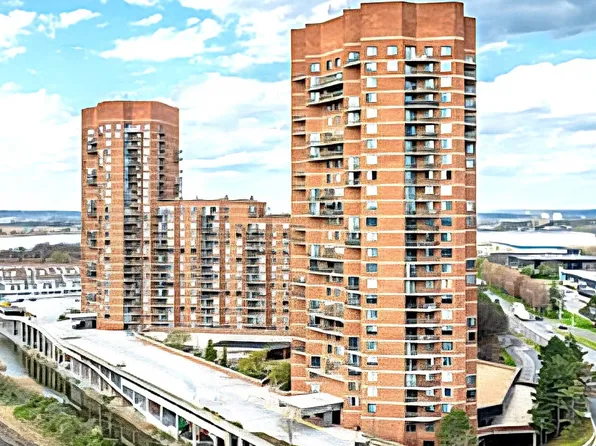 133 Harmon Cove Tower image 40 of 40