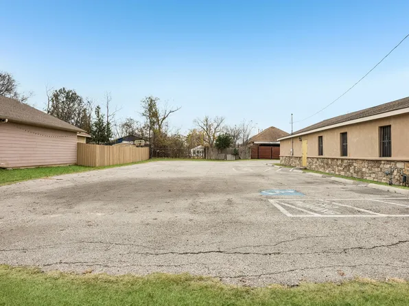 1734 Nomas St, Dallas, TX 75212