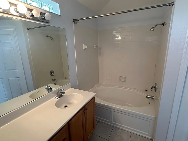 6010 Skylarkcrest Dr — Photo 5