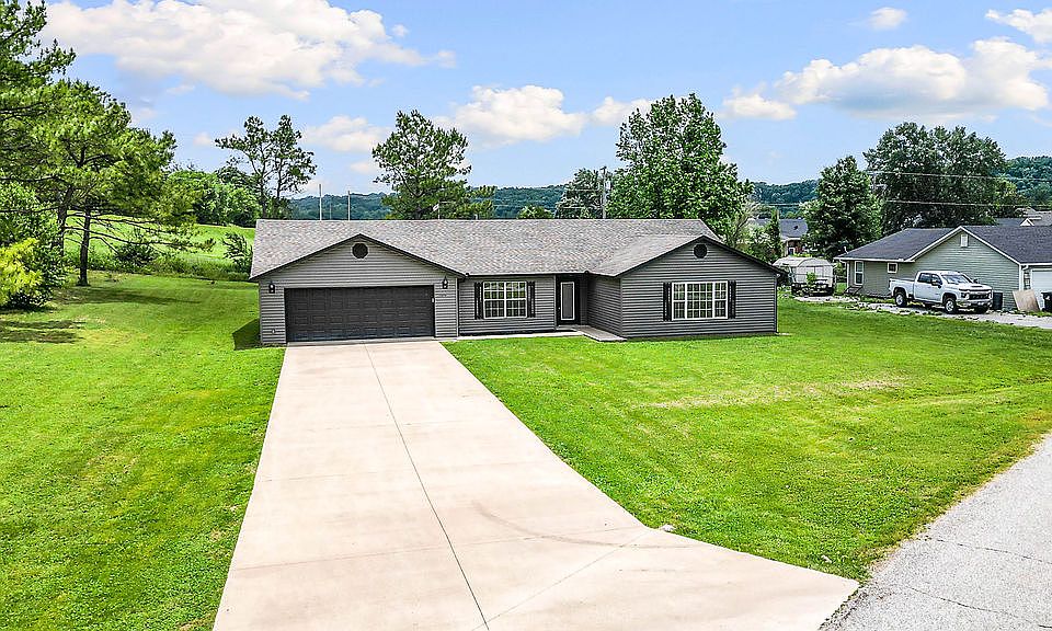 1st image of 144 Riverview Dr