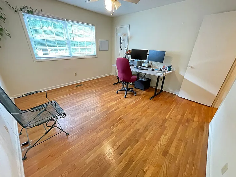 400 Davie Rd #9 — Photo 12