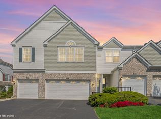 338 Gazebo Ln #52, Lombard, IL 60148