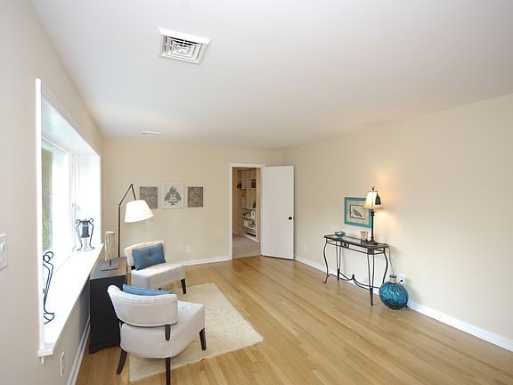 3rd image of 6461 Lark Way