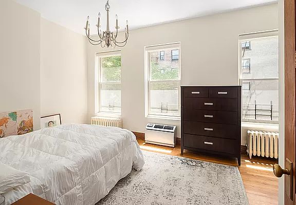 5th image of 140 W 80th St APT 4
