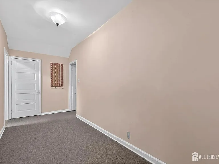 58 Brotherhood St — Photo 17