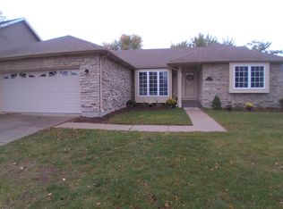 4910 Castaway Ln, Hoffman Estates, IL 60010