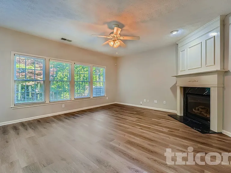 3433 Palm Cir NW — Photo 4