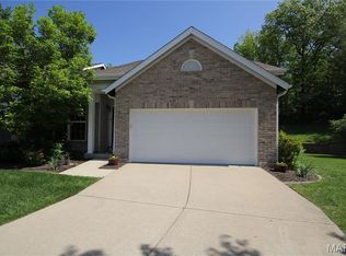 1209 Hunters Chase Dr, Eureka, MO 63025
