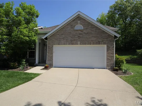 1209 Hunters Chase Dr, Eureka, MO 63025