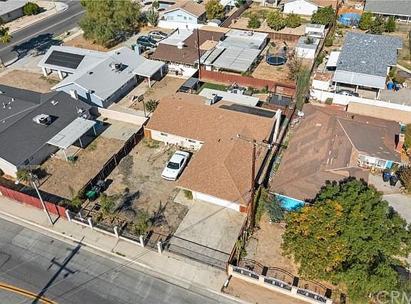 3rd image of 920 E Stetson Ave