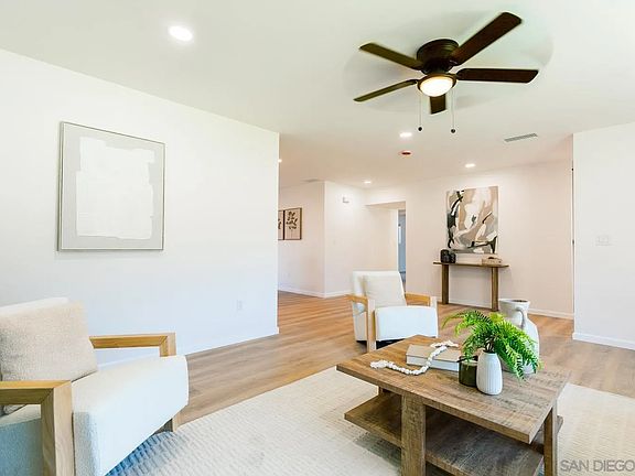 5th image of 279 Coralwood Ct