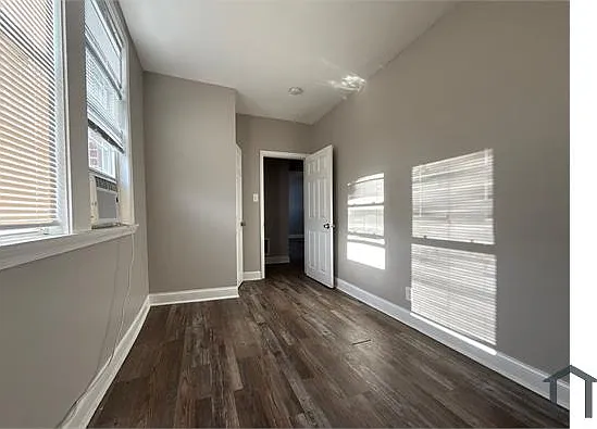 2525 W Cold Spring Ln — Photo 14