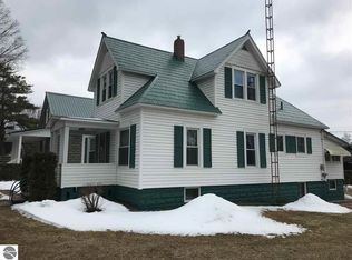 10905 Platte St, Honor, MI 49640