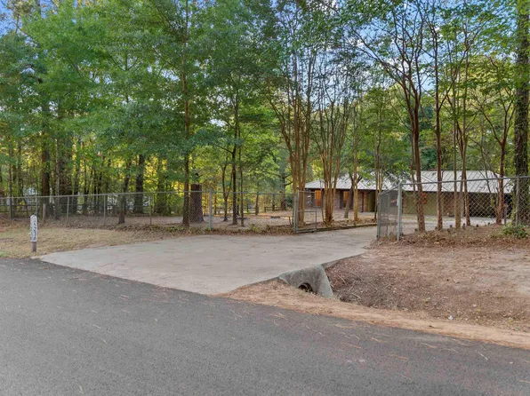 15236 Hillview Rd, Tyler, TX 75703