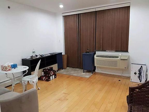 2nd image of 3830 Parsons Blvd Ph 7D
