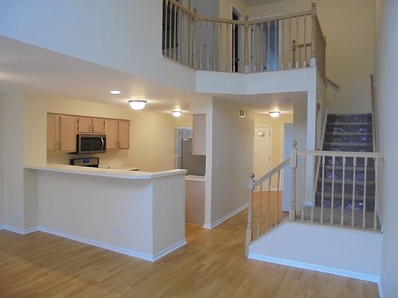 2nd image of 8954 Heathwood Cir #C1