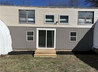 2910 Karnes Rd, Saint Joseph, MO 64506