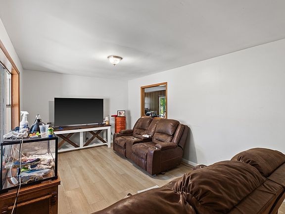 2nd image of 2262 Pleasant View Rd