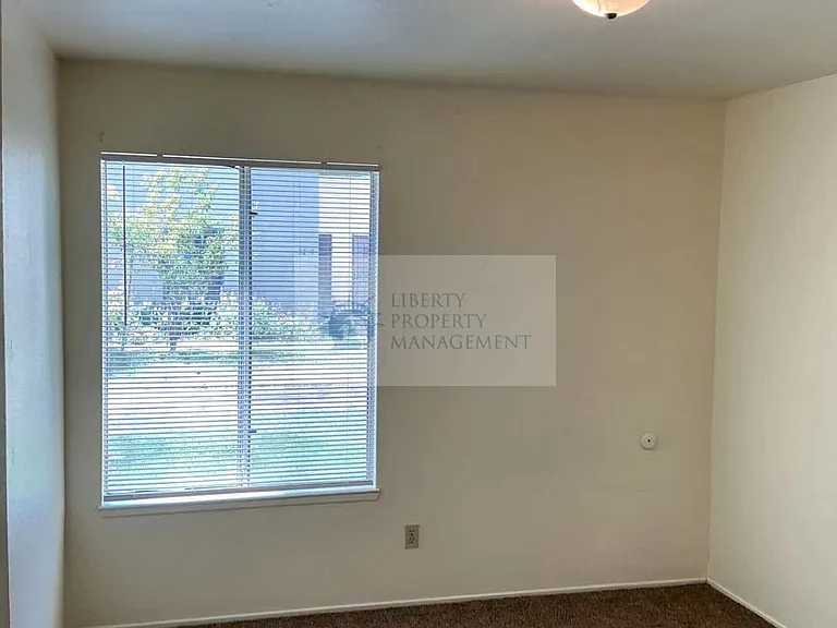 3285 Radcliff Way — Photo 5
