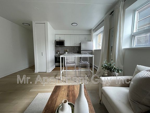 5th image of 1284 Fennell Ave E Suite 6