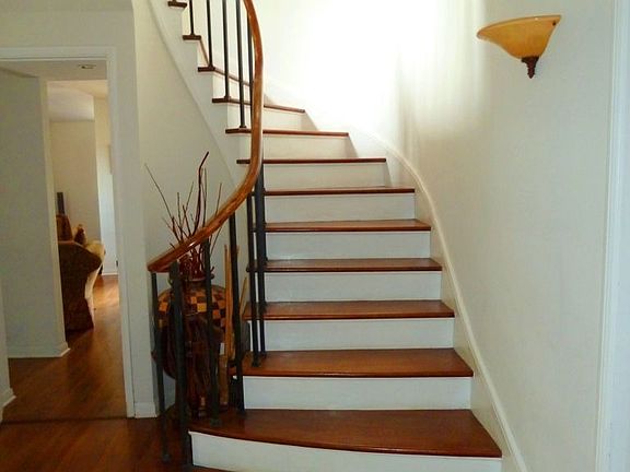 5th image of 3740 Prestwick Dr