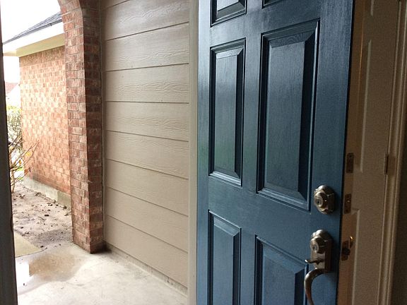 2nd image of 1601 Margaret Ln
