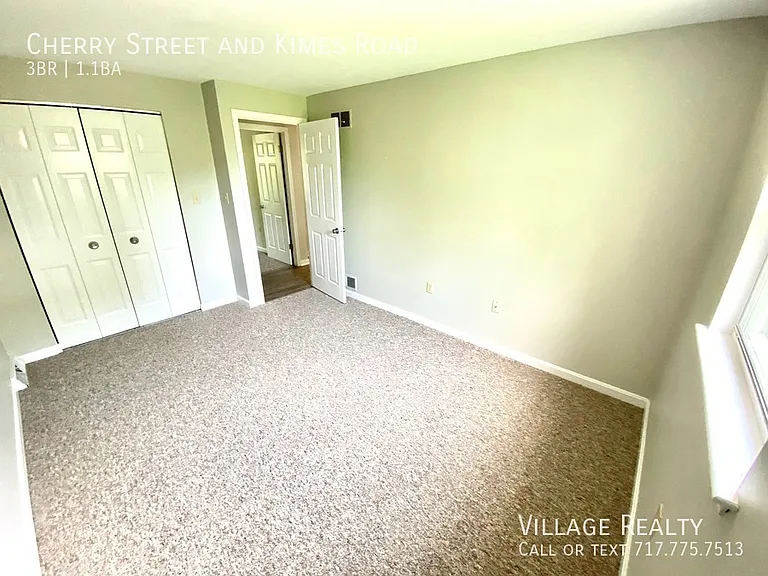 Cherry St — Photo 12