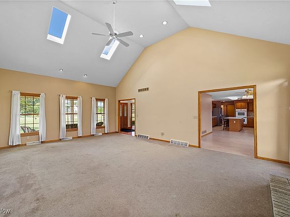4th image of 6815 Spring Glen Dr