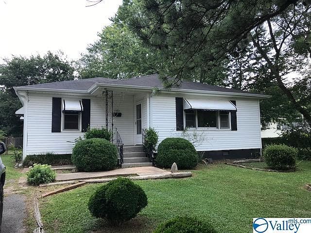 2nd image of 1002 Carolyn St