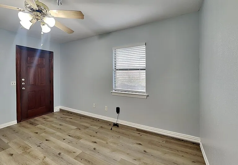 1913 Briarwood Dr — Photo 14