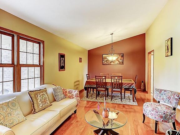 4th image of 355 Winterset Dr