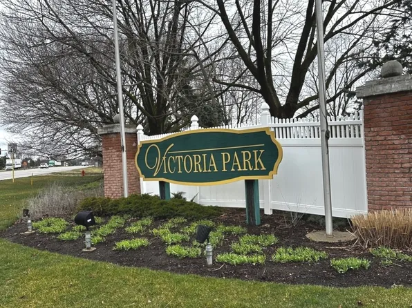 1801 Torrey Pkwy, Libertyville, IL 60048