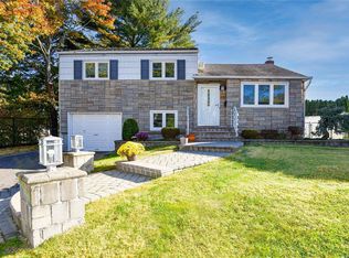 4 Nautilus Ave, Plainview, NY 11803